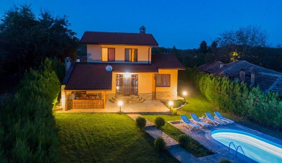 Guest House Beniart Vetrintsi Luaran gambar
