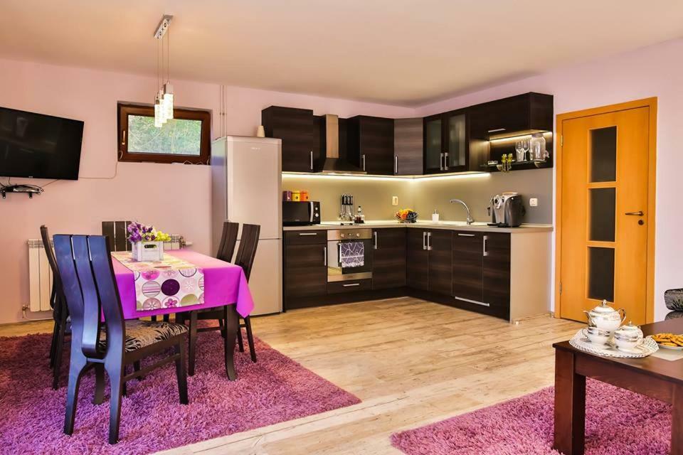 Guest House Beniart Vetrintsi Luaran gambar